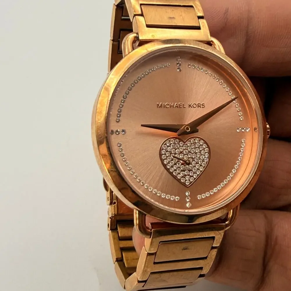 Michael Kors Portia Rose Gold-Tone Pavé Heart Watch Working New Battery